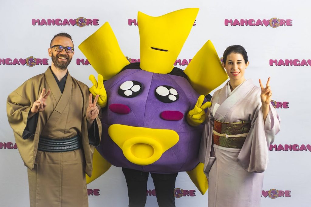 Foto que nos hicimos con Ureshi, la mascota el evento
Fotógrafo: Atzur